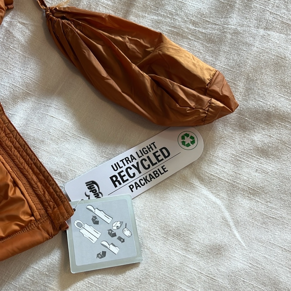 Packable Vest - Picture 5 of 6